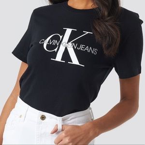CALVIN KLEIN Tee
